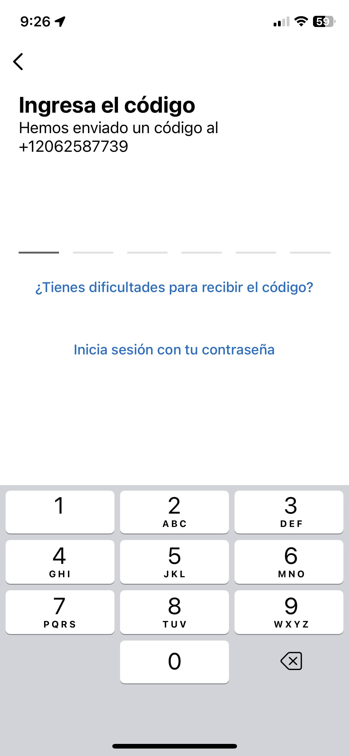 Imagen de una captura de pantalla de un smartphone que muestra la aplicación Metro Flex con un mensaje para ingresar el código enviado al número de teléfono del usuario.